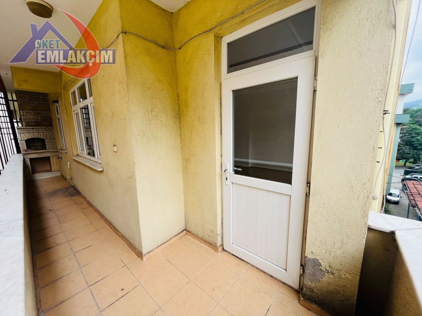 MERKEZİ KONUM EREYLİN AVM KARŞISI 2+1 KİRALIK DAİR