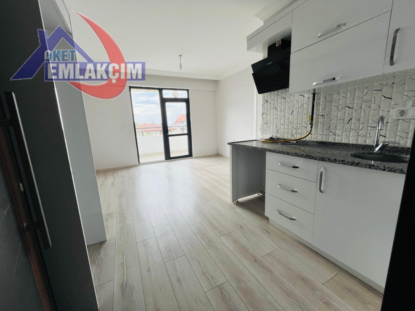 ORTA CAMİİ MEVKİNDE KİRALIK 1+1 DAİRE