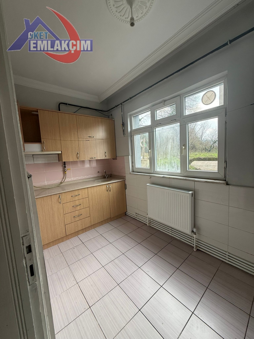 KIŞLA MEVKİNDE İŞÇİLER İÇİN UYGUN KİRALIK BİNA