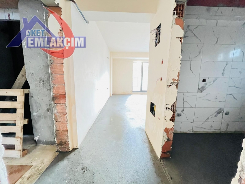 KEPEZ UYUYAN GÜZEL MEVKİNDE SATILIK SIFIR 1+1 DAİR