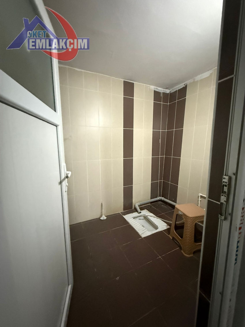 KIŞLA MEVKİNDE İŞÇİLER İÇİN UYGUN KİRALIK BİNA