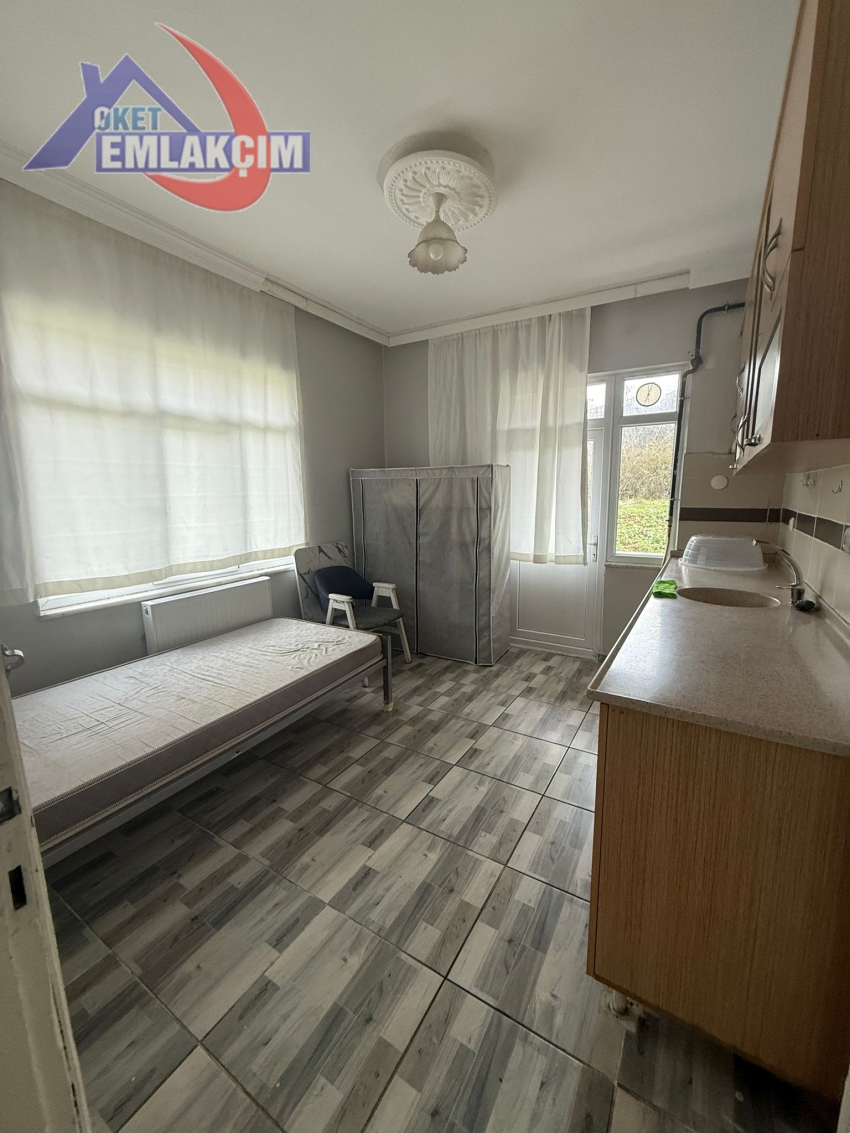 KIŞLA MEVKİNDE İŞÇİLER İÇİN UYGUN KİRALIK BİNA