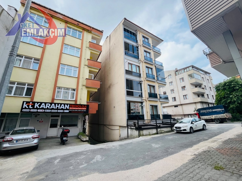 MERKEZİ KONUM EREYLİN AVM KARŞISI 2+1 KİRALIK DAİR