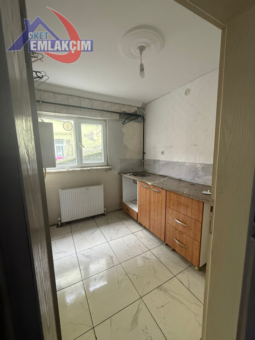 KIŞLA MEVKİNDE İŞÇİLER İÇİN UYGUN KİRALIK BİNA