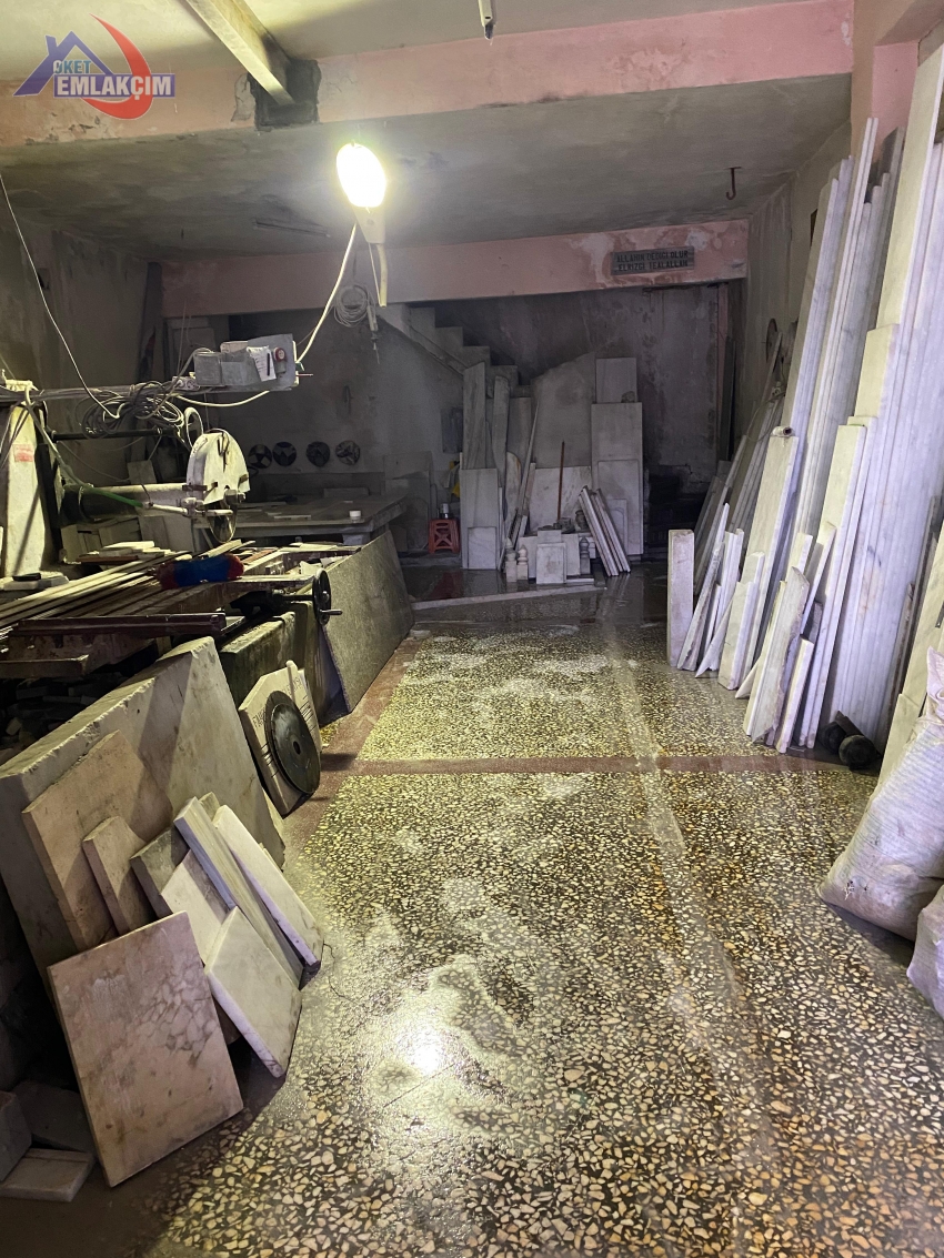 KIŞLA SANAYİ SİTESİNDE SATILIK 2 KATLI DÜKKAN