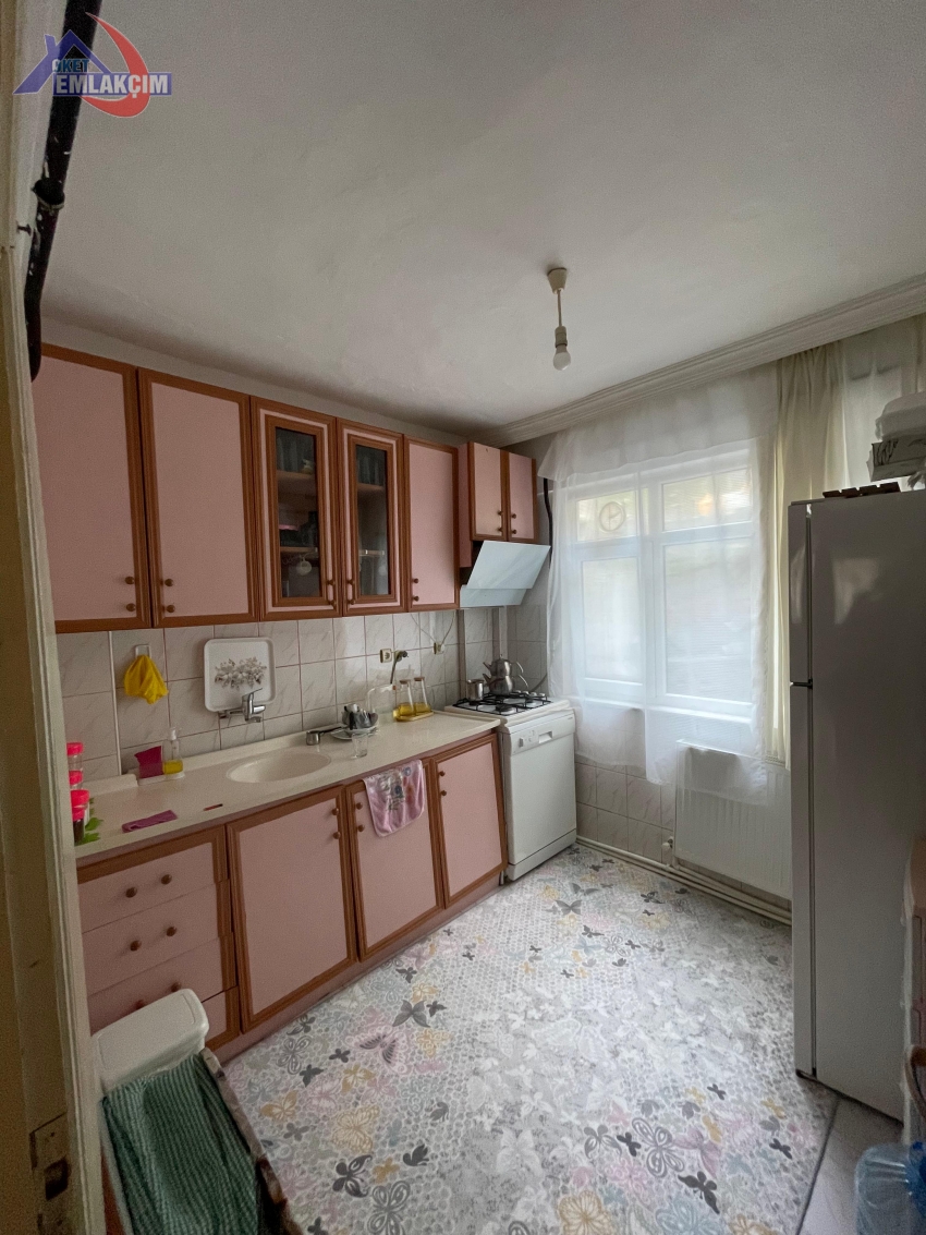 KAVAKLIK MAHALLESİNDE OKULLARA YAKIN 2+1 SATILIK D