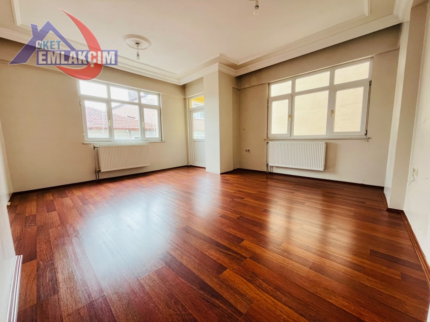 MERKEZİ KONUM EREYLİN AVM KARŞISI 2+1 KİRALIK DAİR