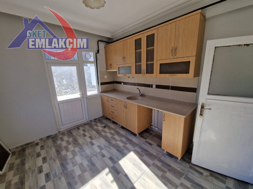 KIŞLA MEVKİNDE İŞÇİLER İÇİN UYGUN KİRALIK BİNA