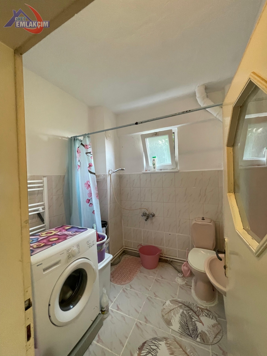 KAVAKLIK MAHALLESİNDE OKULLARA YAKIN 2+1 SATILIK D