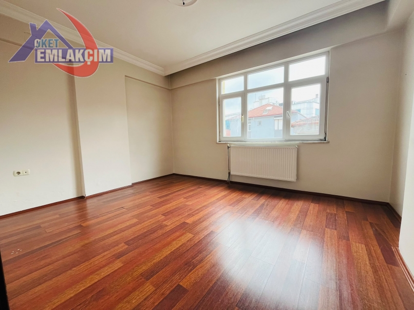 MERKEZİ KONUM EREYLİN AVM KARŞISI 2+1 KİRALIK DAİR