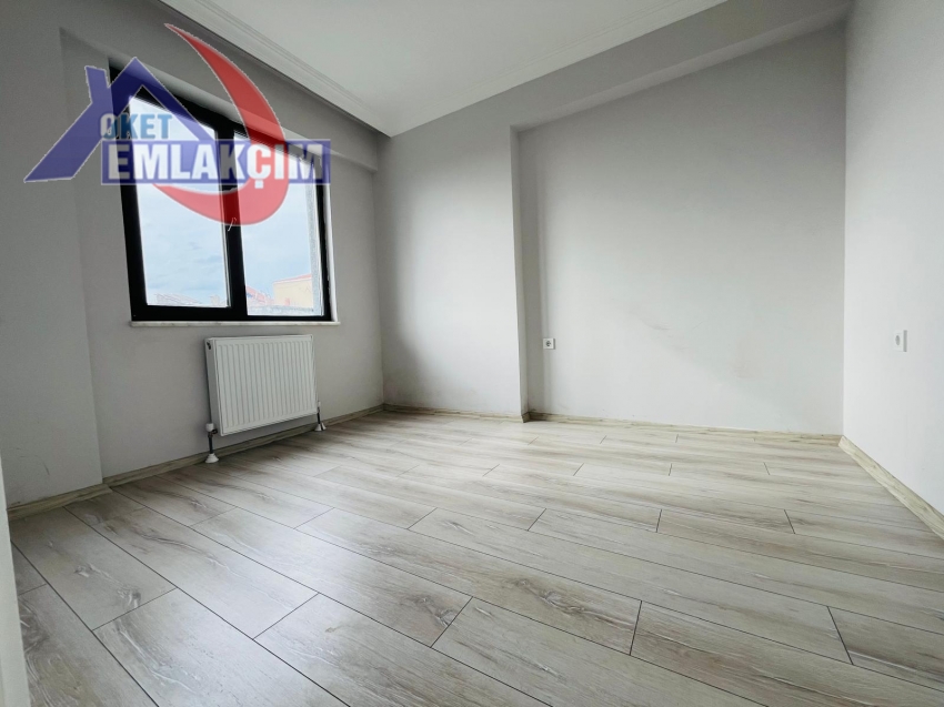 ORTA CAMİİ MEVKİNDE KİRALIK 1+1 DAİRE