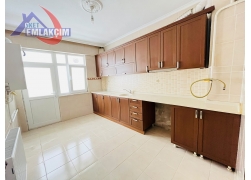 MERKEZİ KONUM EREYLİN AVM KARŞISI 2+1 KİRALIK DAİR
