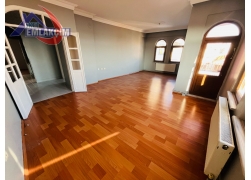 YALI CADDESİNDE DENİZ MANZARALI 3+1 UYGUN FİYATTA 