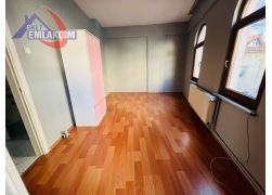 YALI CADDESİNDE DENİZ MANZARALI 3+1 UYGUN FİYATTA 