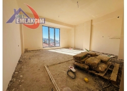 KEPEZ UYUYAN GÜZEL MEVKİNDE SATILIK SIFIR 1+1 DAİR