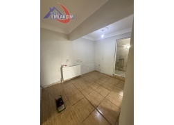 KIŞLA MEVKİNDE İŞÇİLER İÇİN UYGUN KİRALIK BİNA