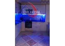 MEYDANBAŞINDA EŞYALI KİRALIK 2+1 DAİRE