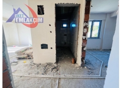 KEPEZ UYUYAN GÜZEL MEVKİNDE SATILIK SIFIR 1+1 DAİR