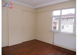 BAĞLIK MAHALLESİNDE CADDE ÜZERİ KİRALIK 2+1 DAİRE