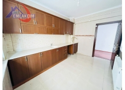 MERKEZİ KONUM EREYLİN AVM KARŞISI 2+1 KİRALIK DAİR