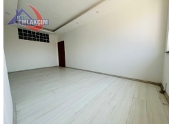 MERKEZİ KONUMDA İÇİ YENİLENMİŞ 3+1 SATILIK DAİRE