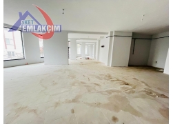 DAĞ EVLERİ MEVKİNDE KİRALIK 200M2 DEPO/DÜKKAN