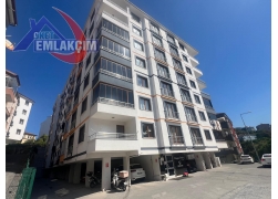 HATİP SOKAKDA OKULLARA YÜRÜME MESAFESİNDE 2+1 KİRA