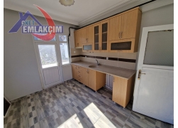 KIŞLA MEVKİNDE İŞÇİLER İÇİN UYGUN KİRALIK BİNA