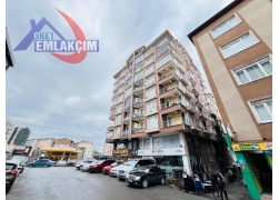 CADDE ÜSTÜ 3+1 KİRALIK LÜX DAİRE