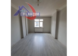 MÜFTÜ MAHALLESİNDE SATILIK 2+1 BAKIMLI DAİRE