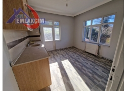 KIŞLA MEVKİNDE İŞÇİLER İÇİN UYGUN KİRALIK BİNA