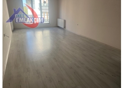 HATİP SOKAKDA OKULLARA YÜRÜME MESAFESİNDE 2+1 KİRA